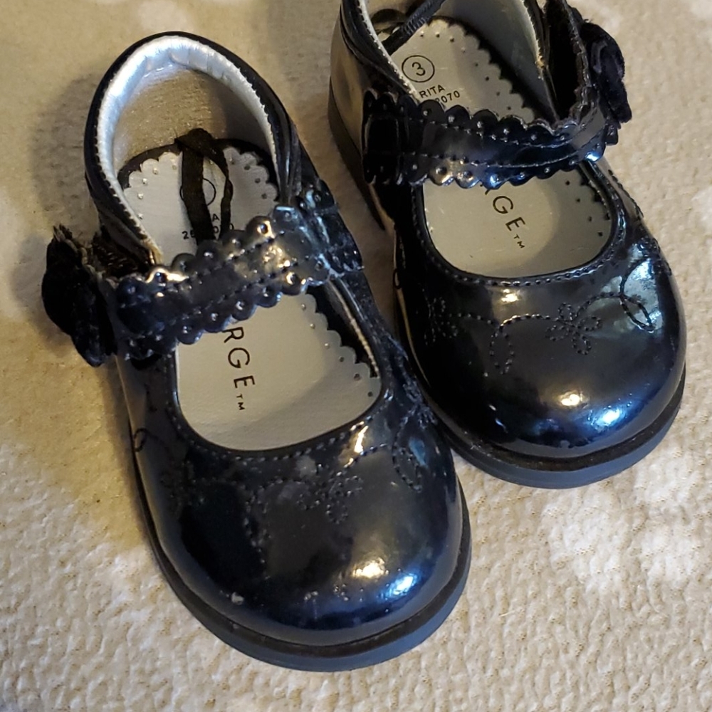 Dress shoes
